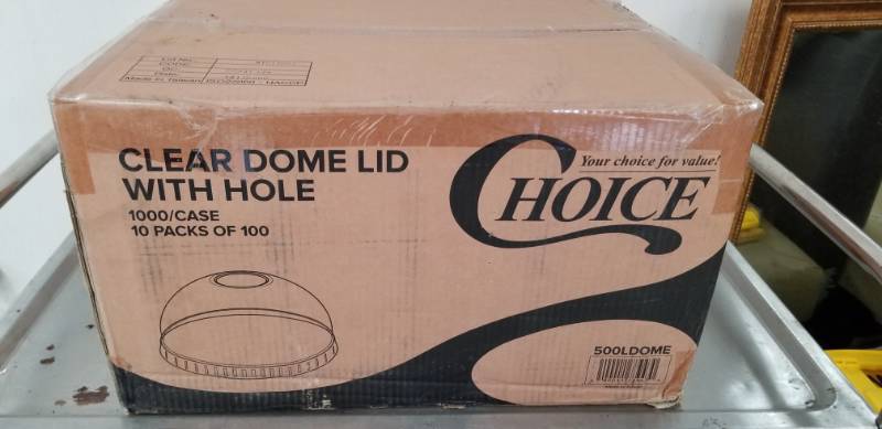 lot 2691 image: Choice Clear Dome Lid with Hole Case of 1000