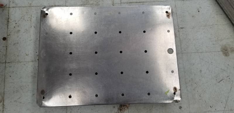 lot 1904 image: Metal Raised Vented Shelf