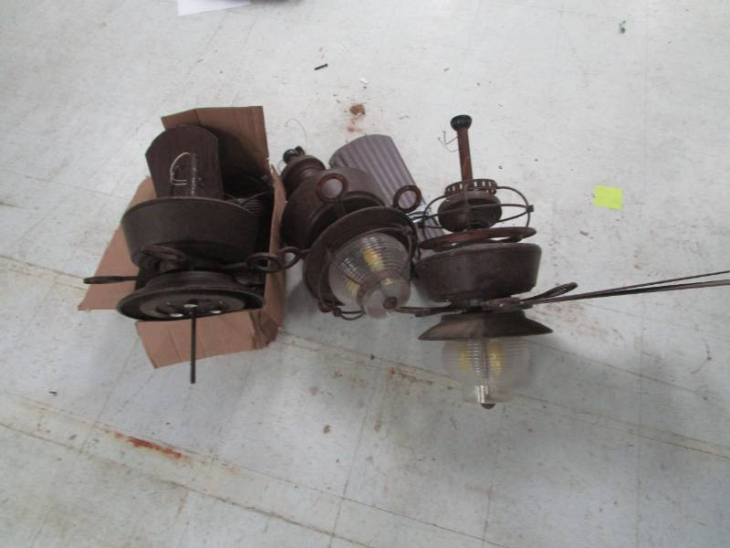 lot 1887 image: Ceiling Fan Parts