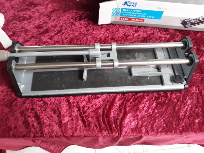 lot 1857 image: Blue Hawk Tile Cutter 14