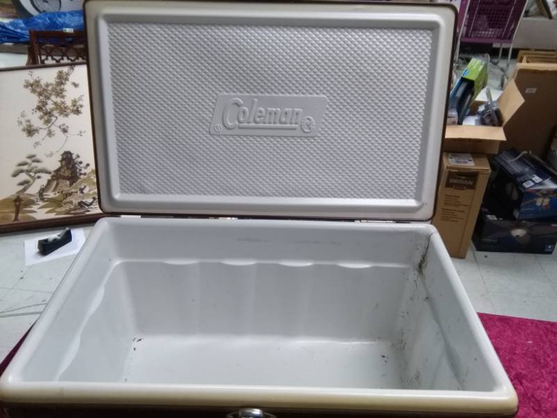 Vintage coleman 2024 cooler identification