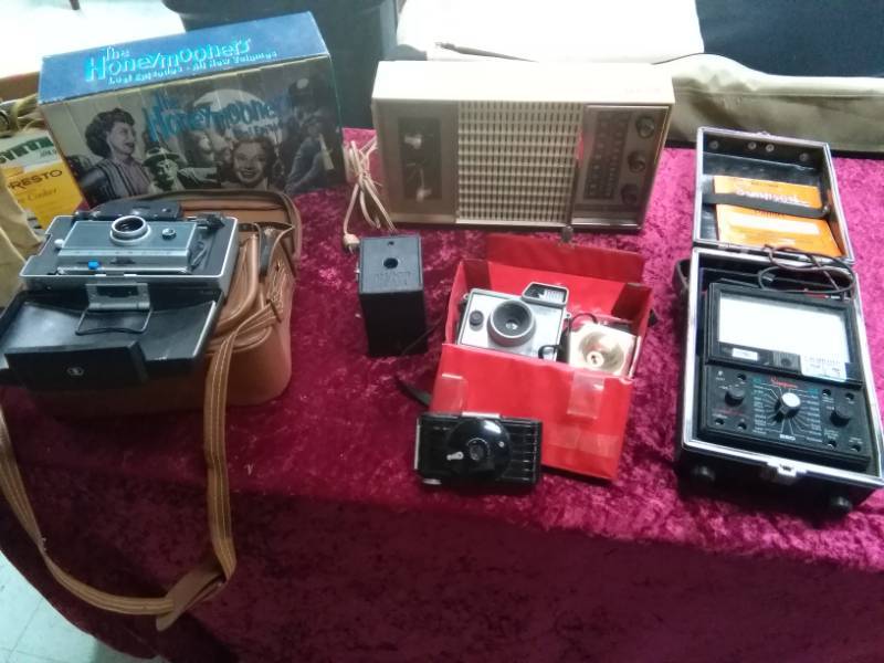 lot 5547 image: Vintage Electronics Lot - Cameras, Radio, Simpson 260 degree Series 7 & 7M Volt-Ohm Milliammeters Tester in Case�
