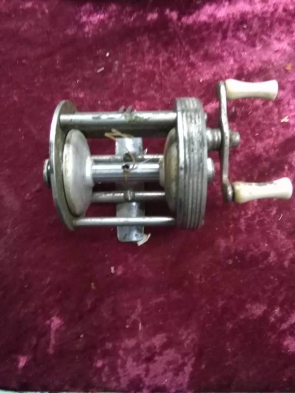 lot 5555 image: Vintage J.C. Higgins 312.3183 Fishing Reel