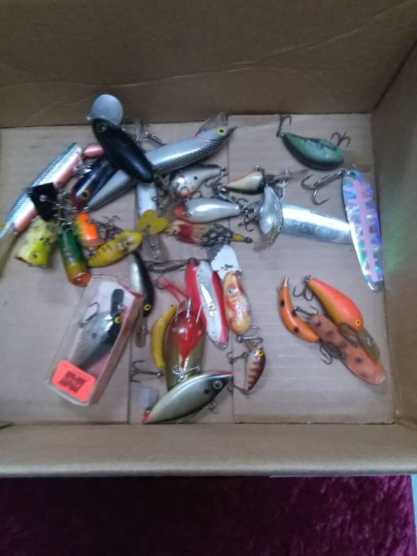 lot 5562 image: Vintage Misc Fishing Lures