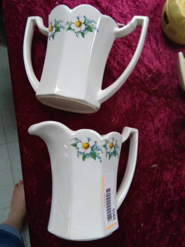lot 5565 image: Matching Vintage McCoy Pitcher and Double Handled Vase