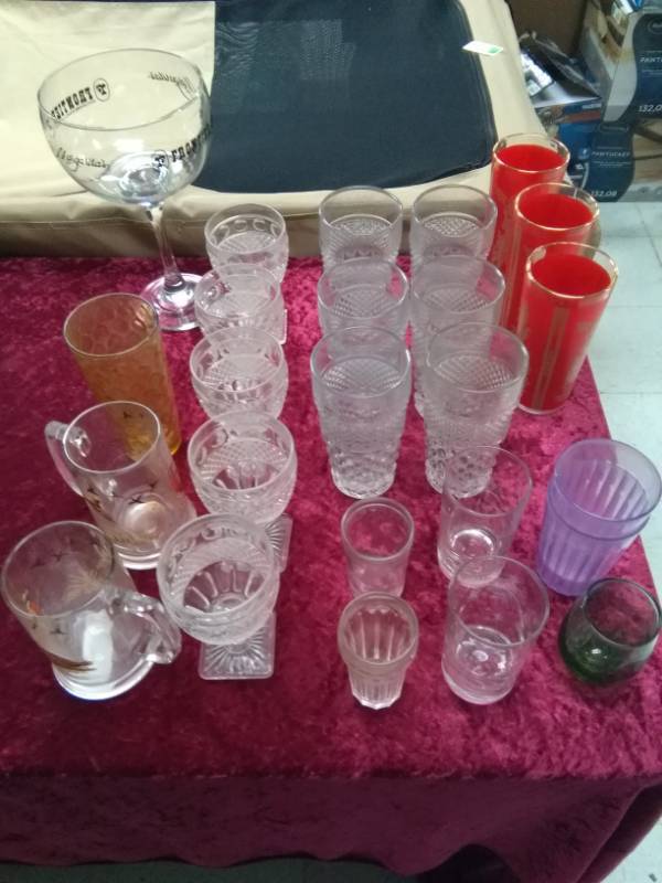 lot 5573 image: Vintage  Collectible Glasses Lot