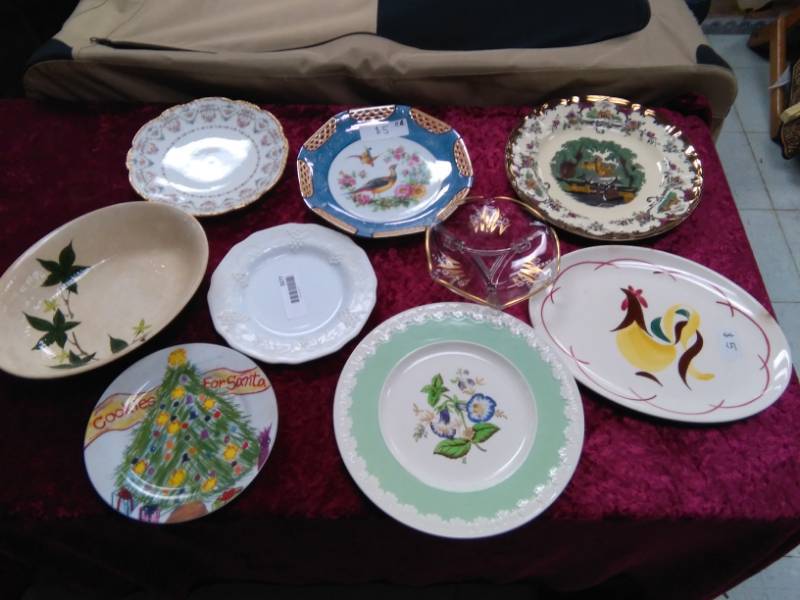 lot 5577 image: Collectible  Vintage Plates and Bowls Lot - Cock of the Walk Platter, Wedgewood Corinthian, Leeds, Ivy, Limoges, Germany