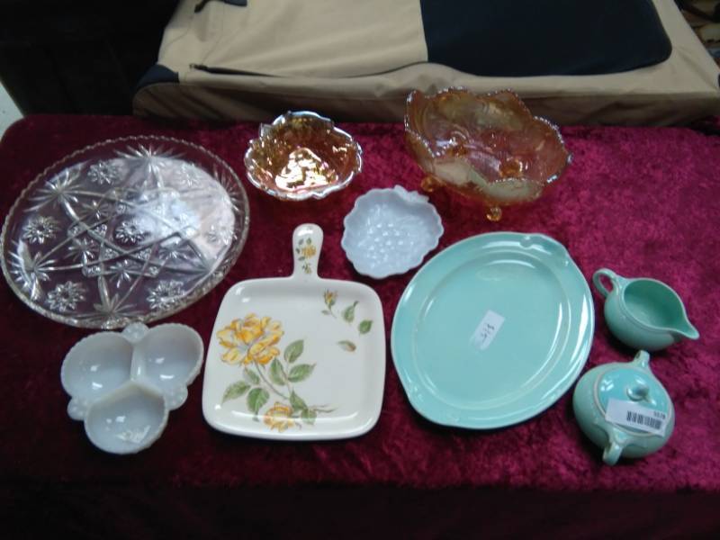 lot 5578 image: Misc Collectible Plates  Bowls - Carnival, Lu-Ray, Milk glass, Iva-lure