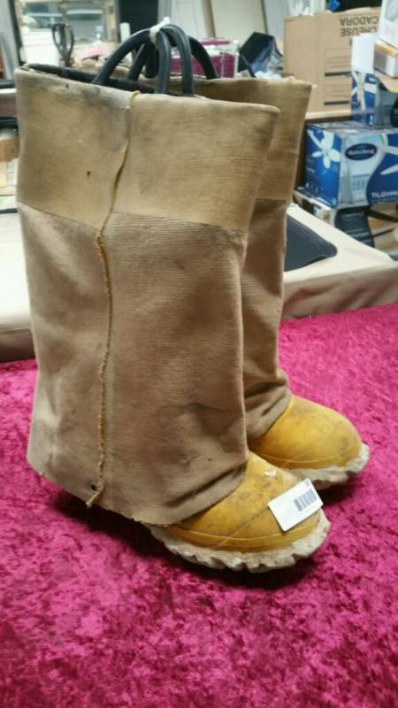 lot 5588 image: Firemans Boots Steel Shank
