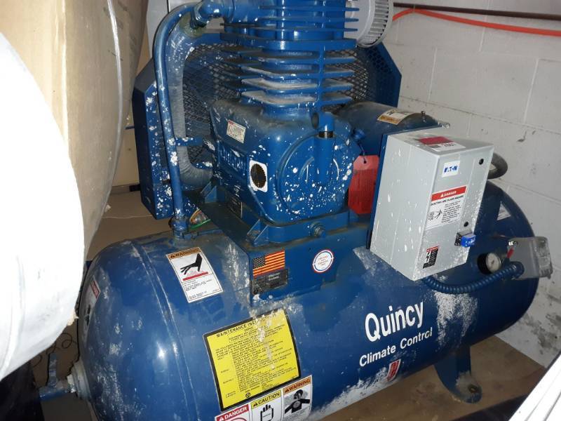 lot 2661 image: Quincy Climate Control Air Compressor