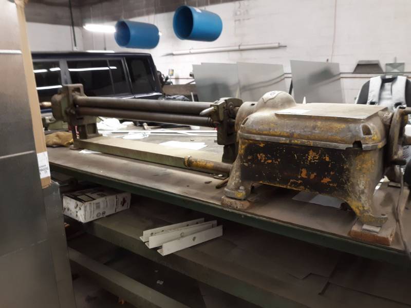 lot 2665 image: Rigid #400 Pipe Threader, Peck Stow & Wilcox model 381D hand roller
