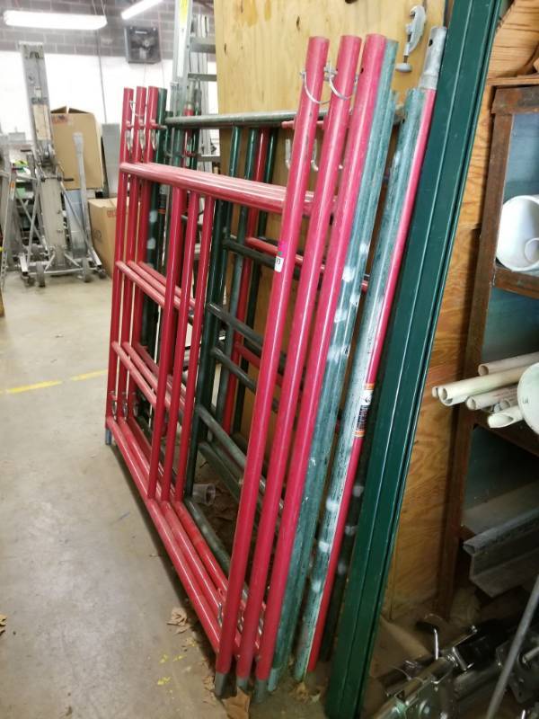 lot 2693 image: Metal Scaffolding