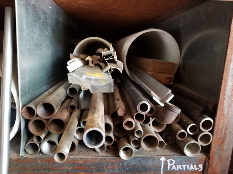lot 2695 image: Iron Piping Various Sizes