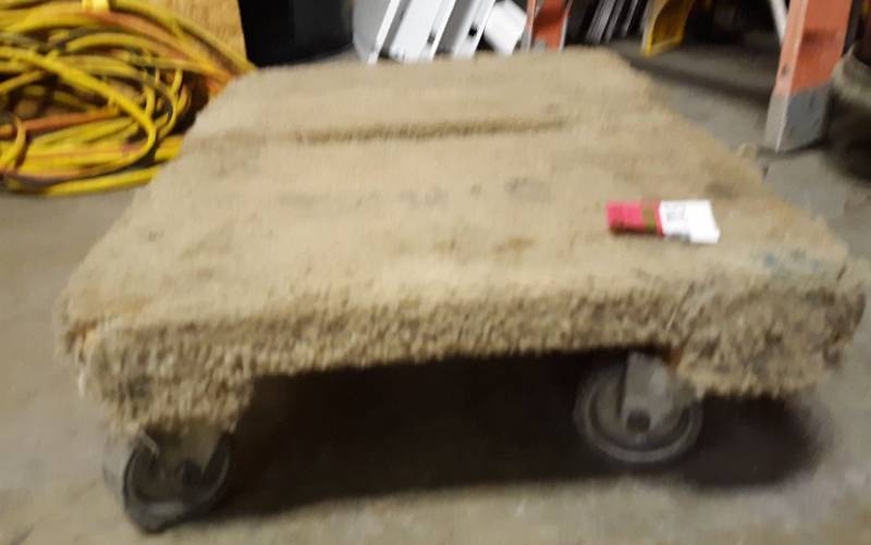 lot 2705 image: 4 Wheel Dolly - Carpeted