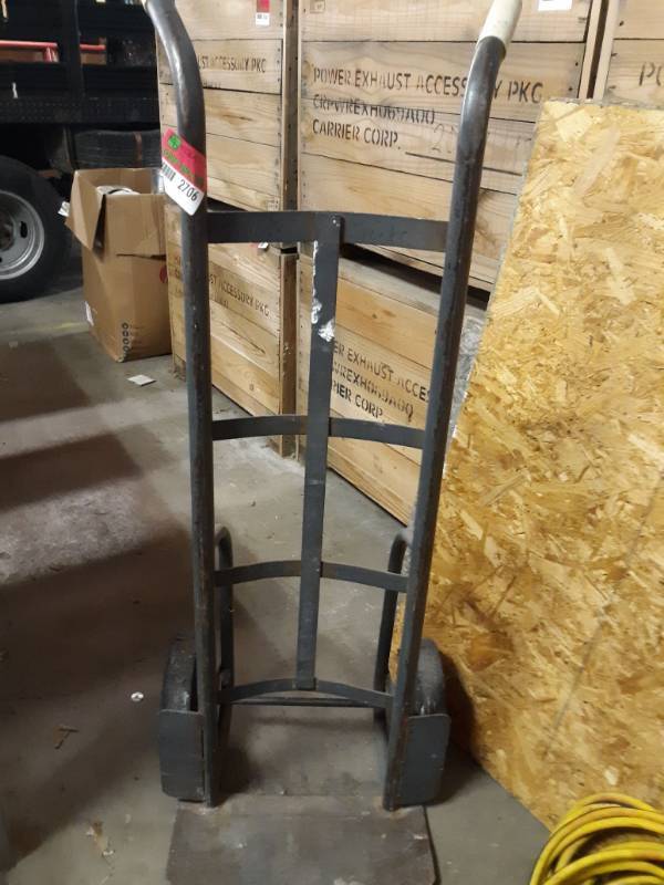 lot 2706 image: 2 Wheel Dolly