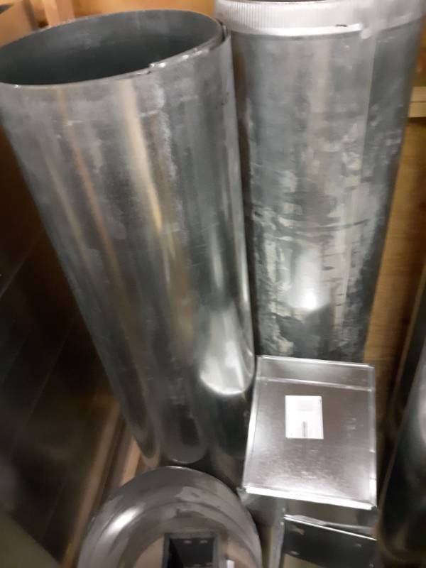 lot 2714 image: Assorted Air Ducts