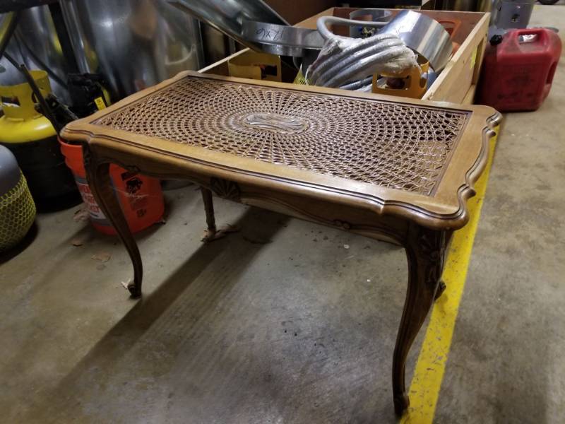 lot 2753 image: Coffee Table