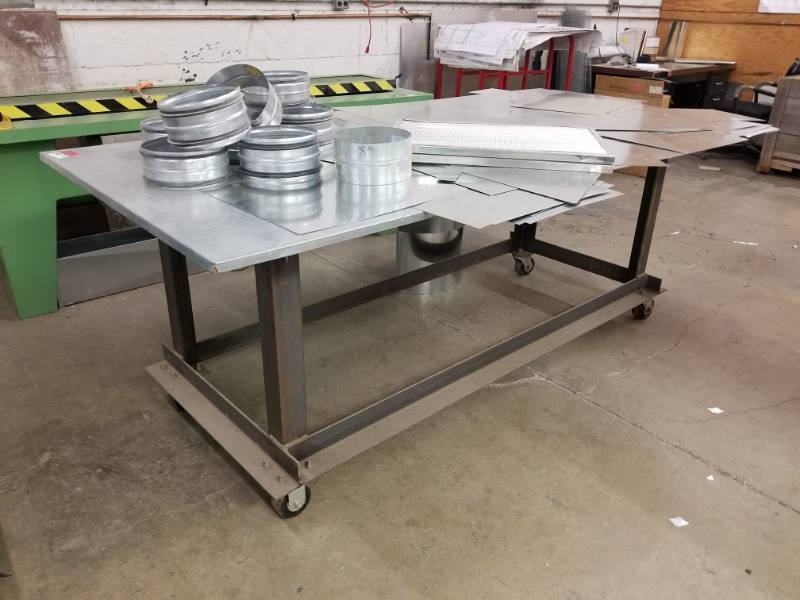 lot 2758 image: Rolling Metal Work Table