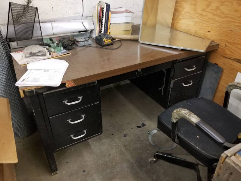 lot 2761 image: Metal Shop Desk and Contents