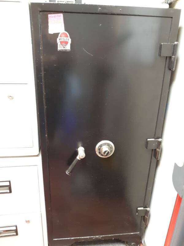 lot 2774 image: Mosher Safe