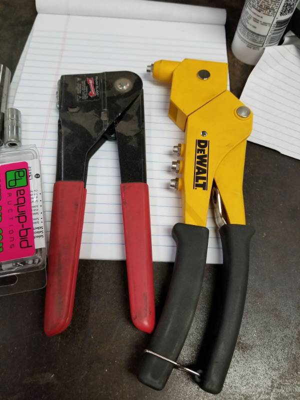 lot 2792 image: Rivet Tools