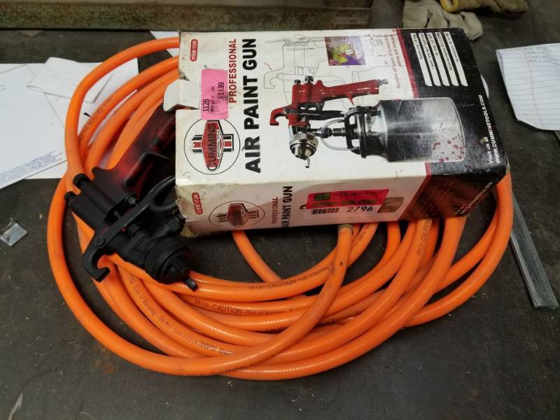 lot 2796 image: Air Paint Gun and Air Hose