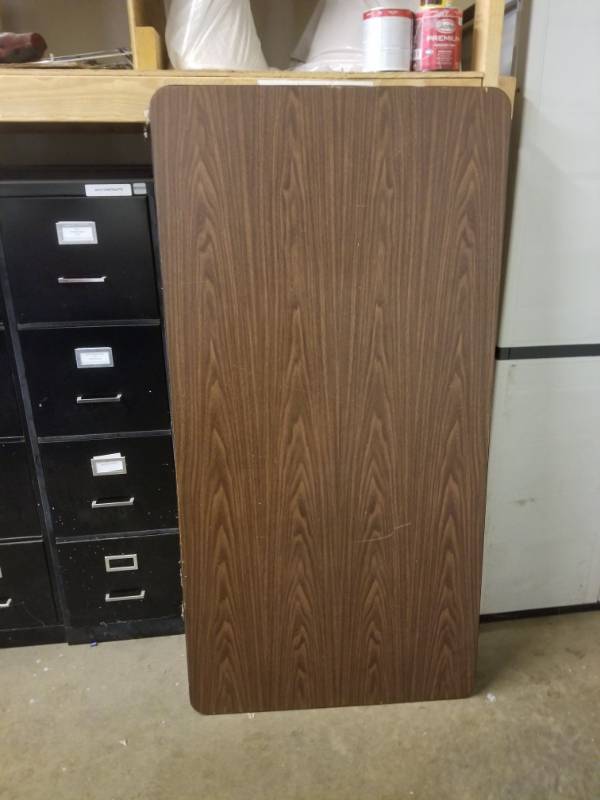lot 2810 image: 5 Ft Folding Table