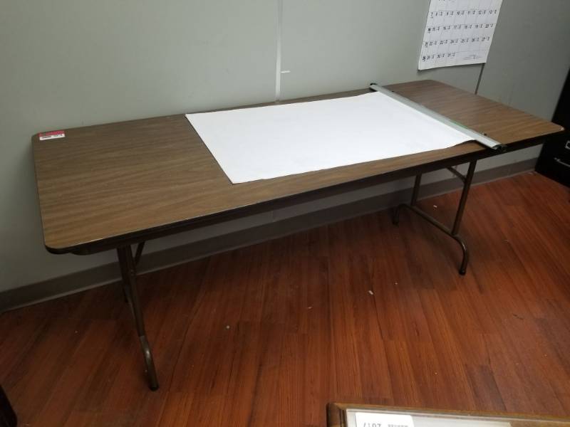 lot 2818 image: 6ft Folding Table