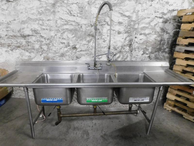 102 Commercial Stainless Steel 3 Bay Sink Nice High End