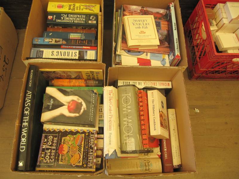 lot 2284 image: 4 boxes of books