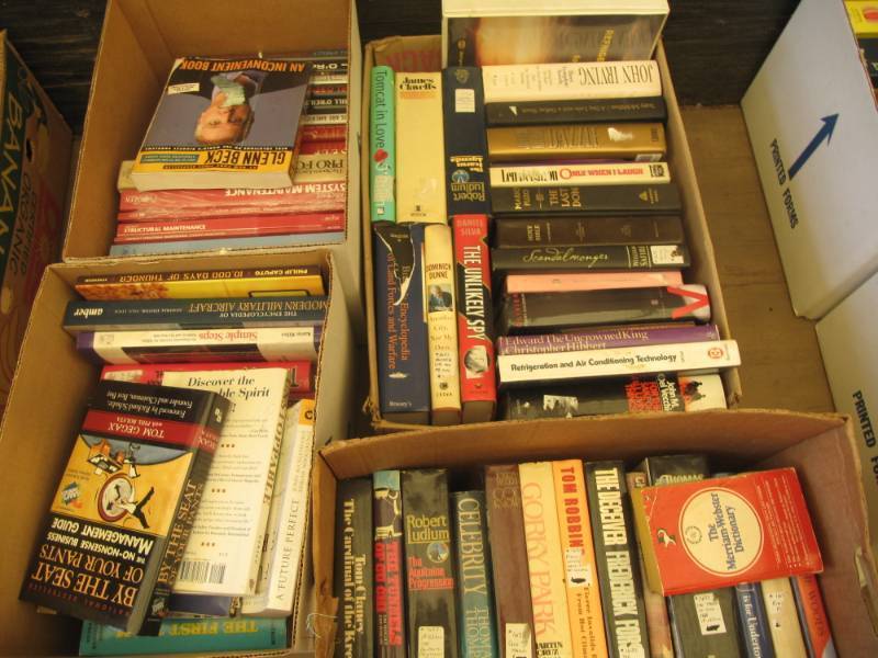 lot 2285 image: 4 boxes of books