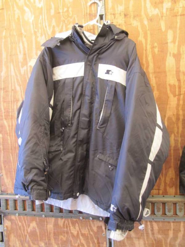 lot 2307 image: Starter Coat Mens XL w detachible liner and hood