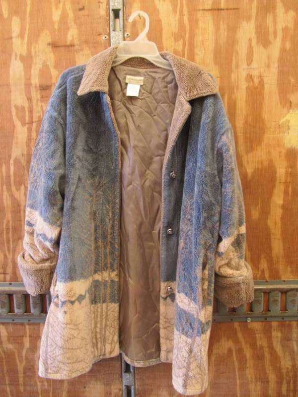 lot 2309 image: Coldwater Creek blue multi color coat size M