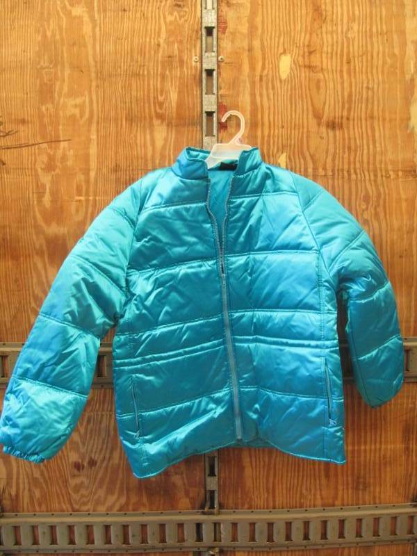 lot 2311 image: Virginia Slims wear coat size XL