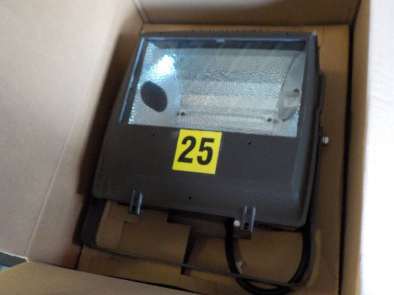 lot 5670 image: NEW American electric lighting ACP 25S CA MT1 76 XL 0443 NL 250 watts