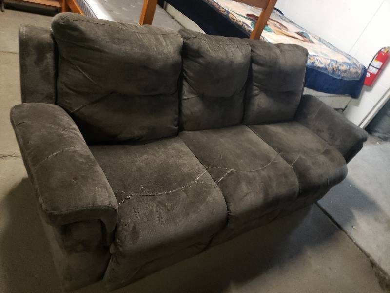 lot 14856 image: Nice Dark Gray Couch