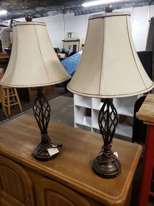 lot 14870 image: Nice Pair Of Lamps