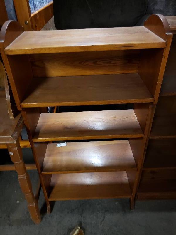 lot 14887 image: Nice Thin Bookshelf