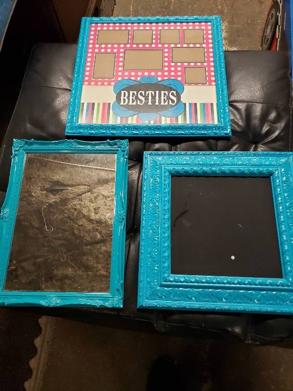 lot 14898 image: Picture Frame, Chalk Board, mirror Set