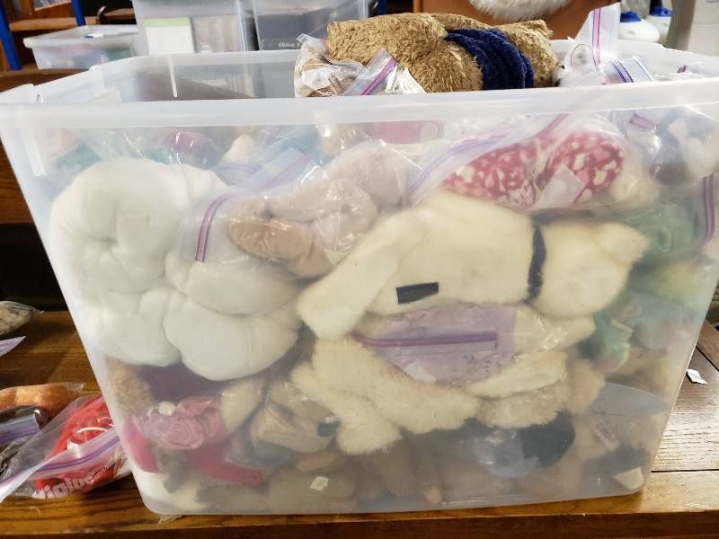 lot 14916 image: Huge Tote Of TY Beanie Babies and More