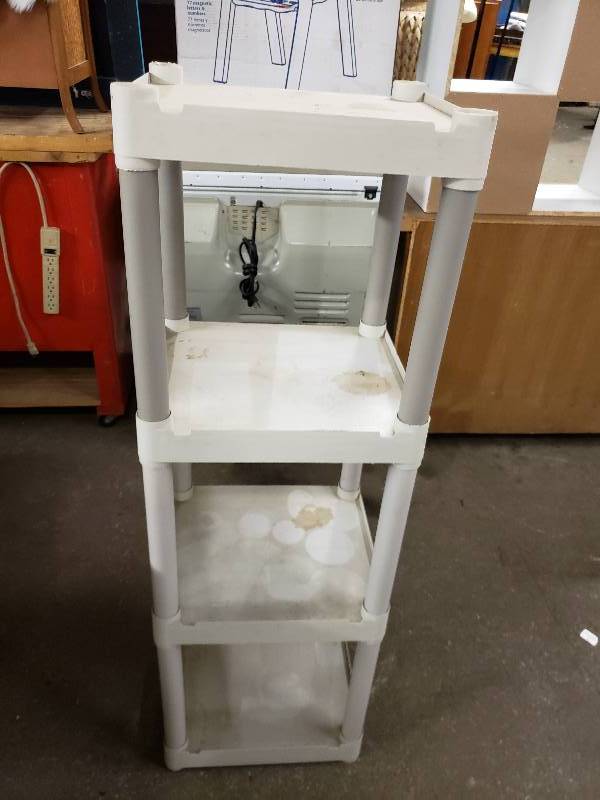 lot 14918 image: Plastic Shelf