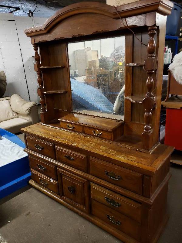 lot 14920 image: Solid Wood Dresser with Mirror
