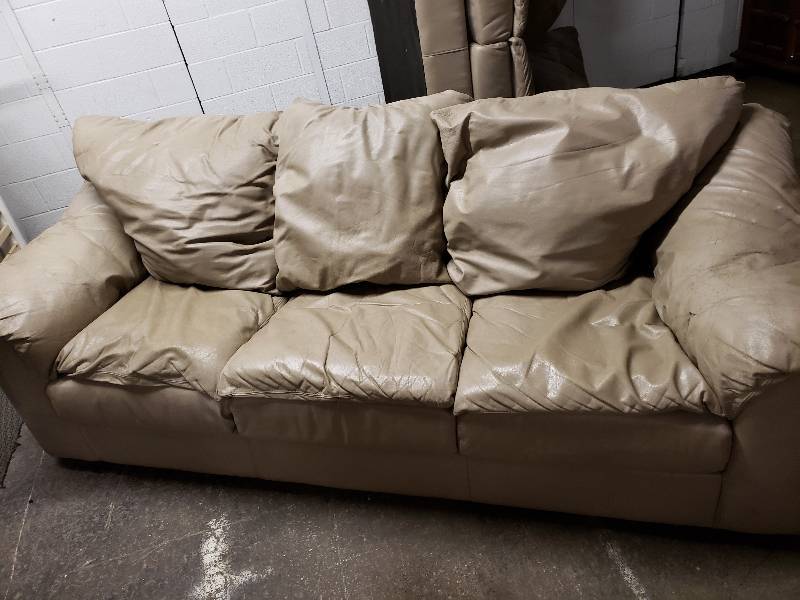 lot 14923 image: Light Tan Leather Couch
