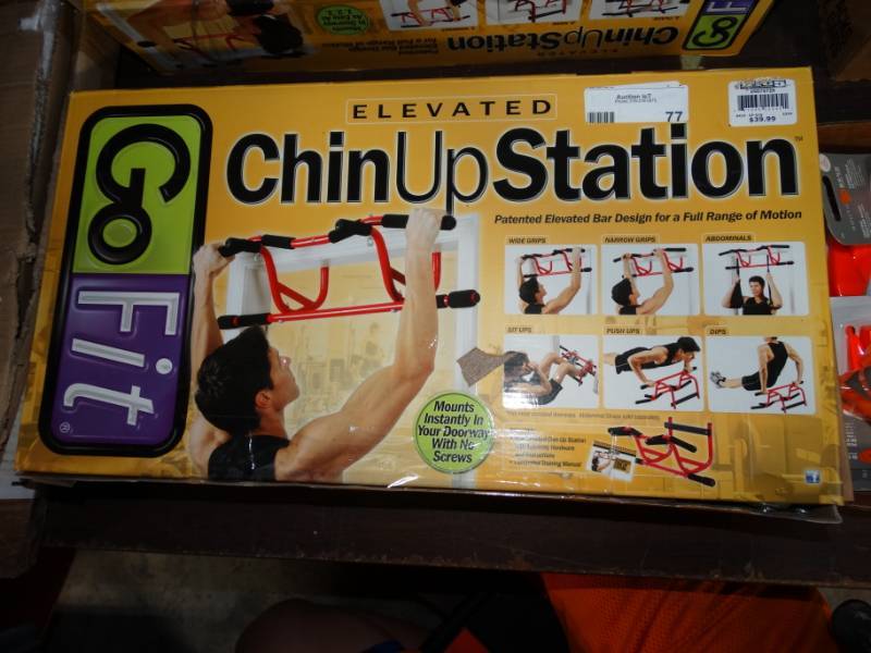 lot 77 image: GoFIt chin up station.