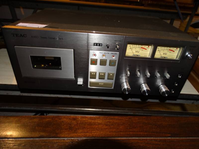 lot 119 image: TEAC A-650 stereo cassette deck.