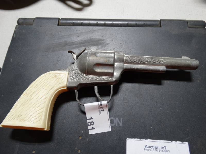 lot 181 image: Gabriel toy revolver.