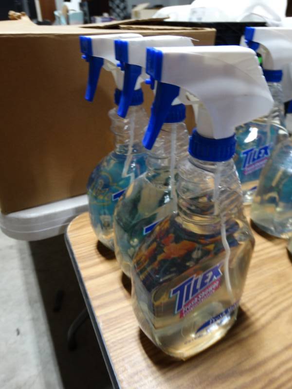 lot 201 image: 3 Bottles of tilex cleaner.