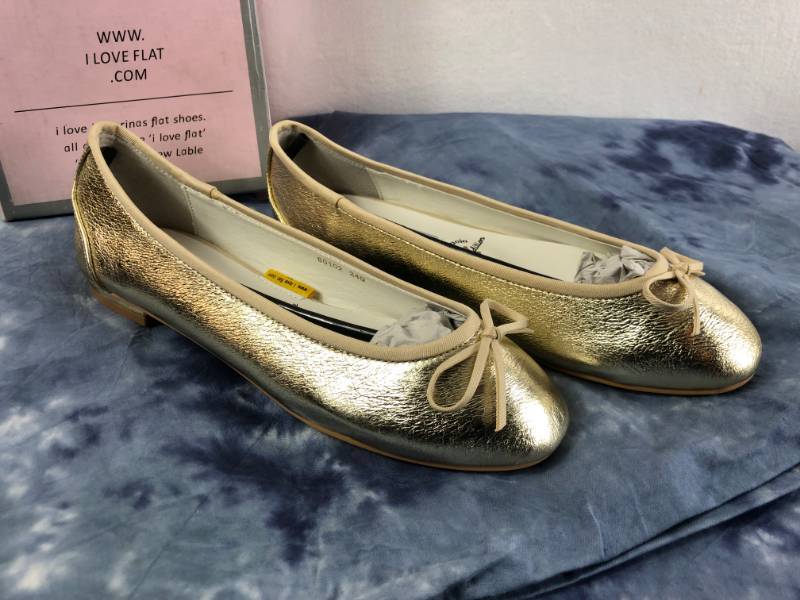 lot 1004 image: MIAMANO FLATS (GOLD) (SIZE 7.5)