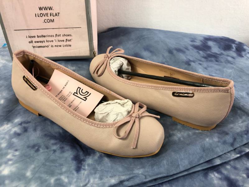 lot 1012 image: MIAMANO FLATS (LIGHT PINK) (SIZE 5)