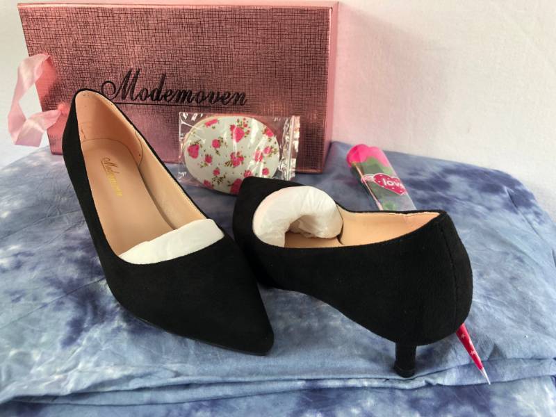 lot 1044 image: MODEMOVEN HEELS (BLACK) (SIZE 7)